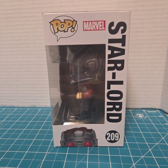 Funko POP Marvel MCU Guardians of the Galaxy Star-Lord Toys R Us 209 Vinyl - Picture 2 of 6